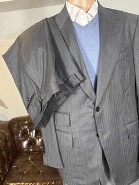 Tom Ford Herringbone Gray Wool 2Pc Suit Windsor Peak Lapel 52R 42R US 35x31 New